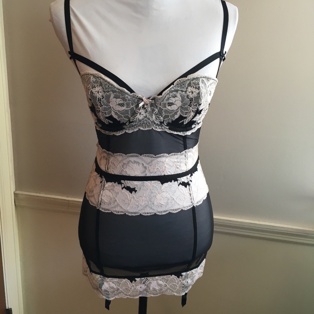 NWT Victoria's Secret Black and Pale Pink Chemis with Garter Snaps Sz 34C
